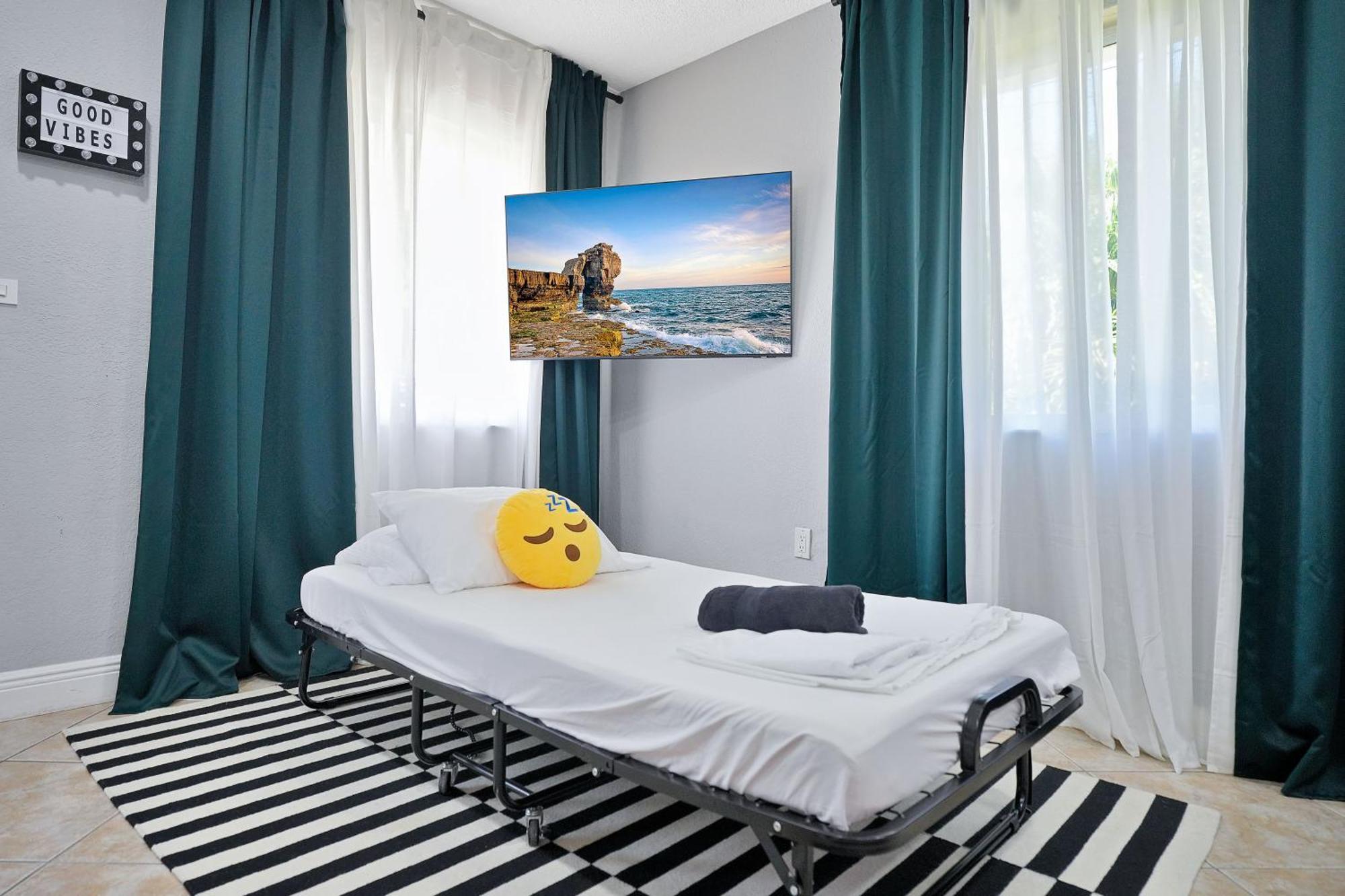 Ferienhaus Vacay Spot Gables 4 To 23 Guest Gameroom 2 Kitchens 2 Bbq, 2 Bar, Backyard, Patio, Prime Loc! 6 Blocks Away From Bars, Nite Clubs, Res, Shops Miami