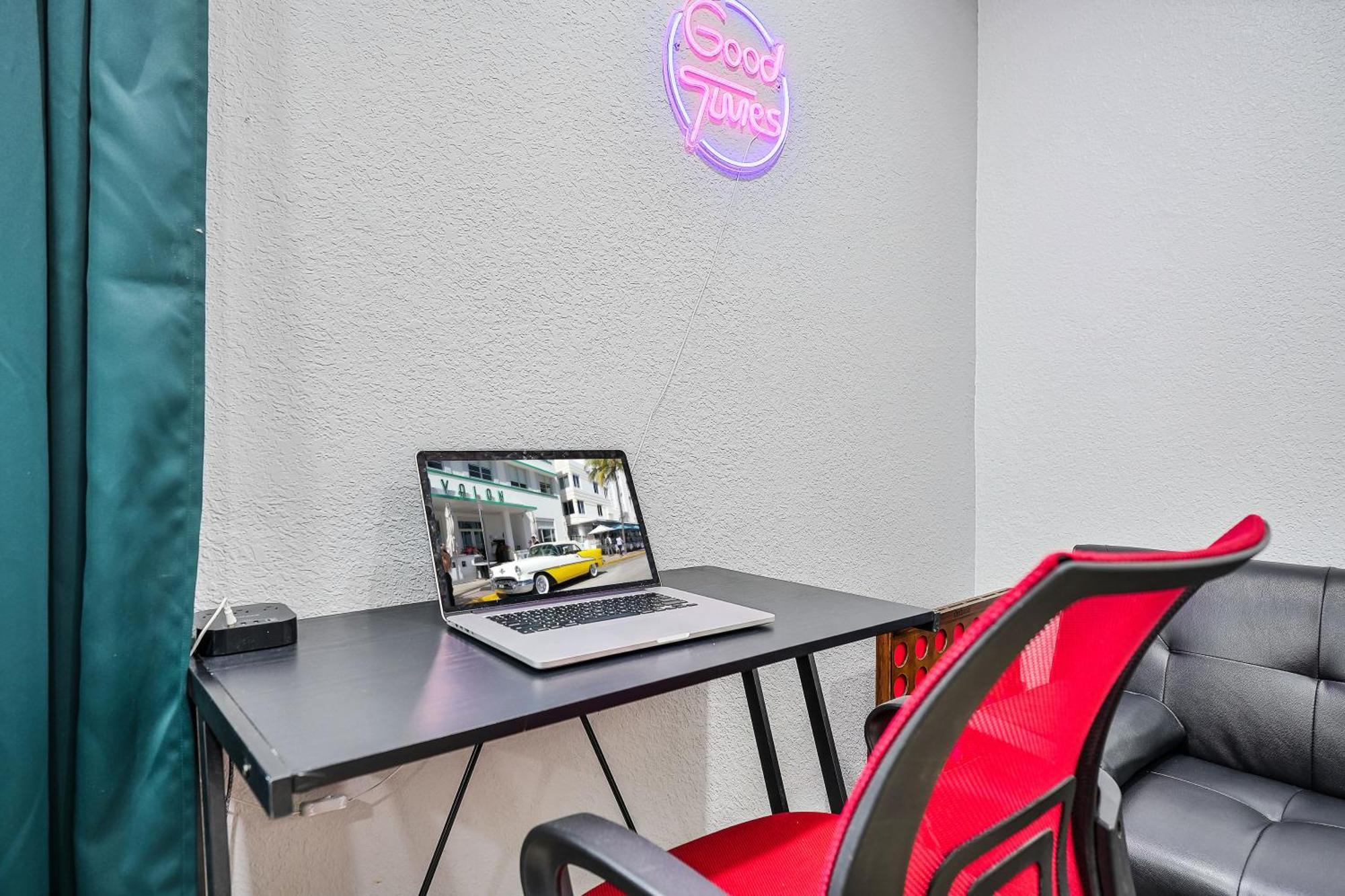 Vacay Spot Gables 4 To 23 Guest Gameroom 2 Kitchens 2 Bbq, 2 Bar, Backyard, Patio, Prime Loc! 6 Blocks Away From Bars, Nite Clubs, Res, Shops Ferienhaus *