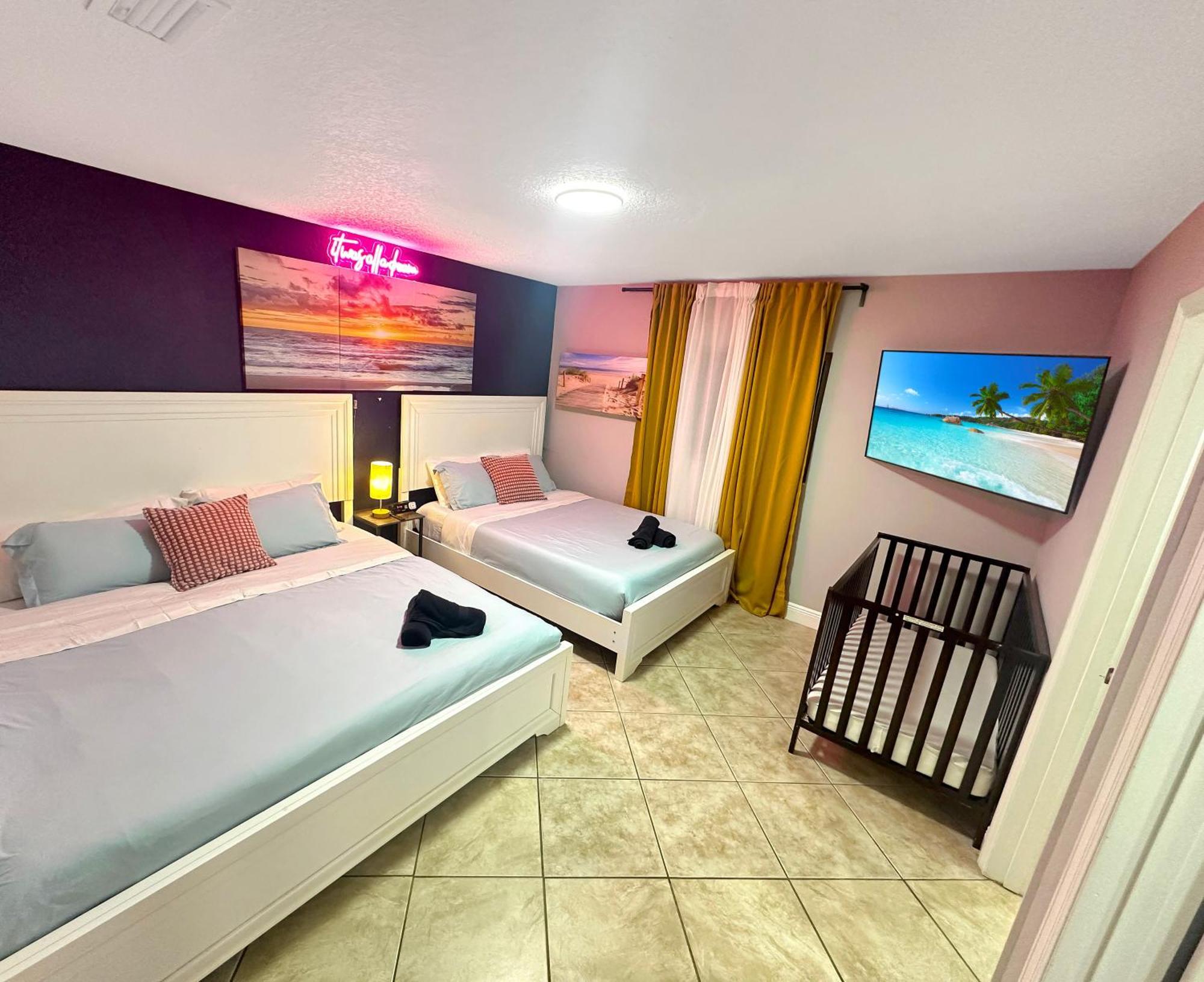 Vacay Spot Gables 4 To 23 Guest Gameroom 2 Kitchens 2 Bbq, 2 Bar, Backyard, Patio, Prime Loc! 6 Blocks Away From Bars, Nite Clubs, Res, Shops Ferienhaus Miami